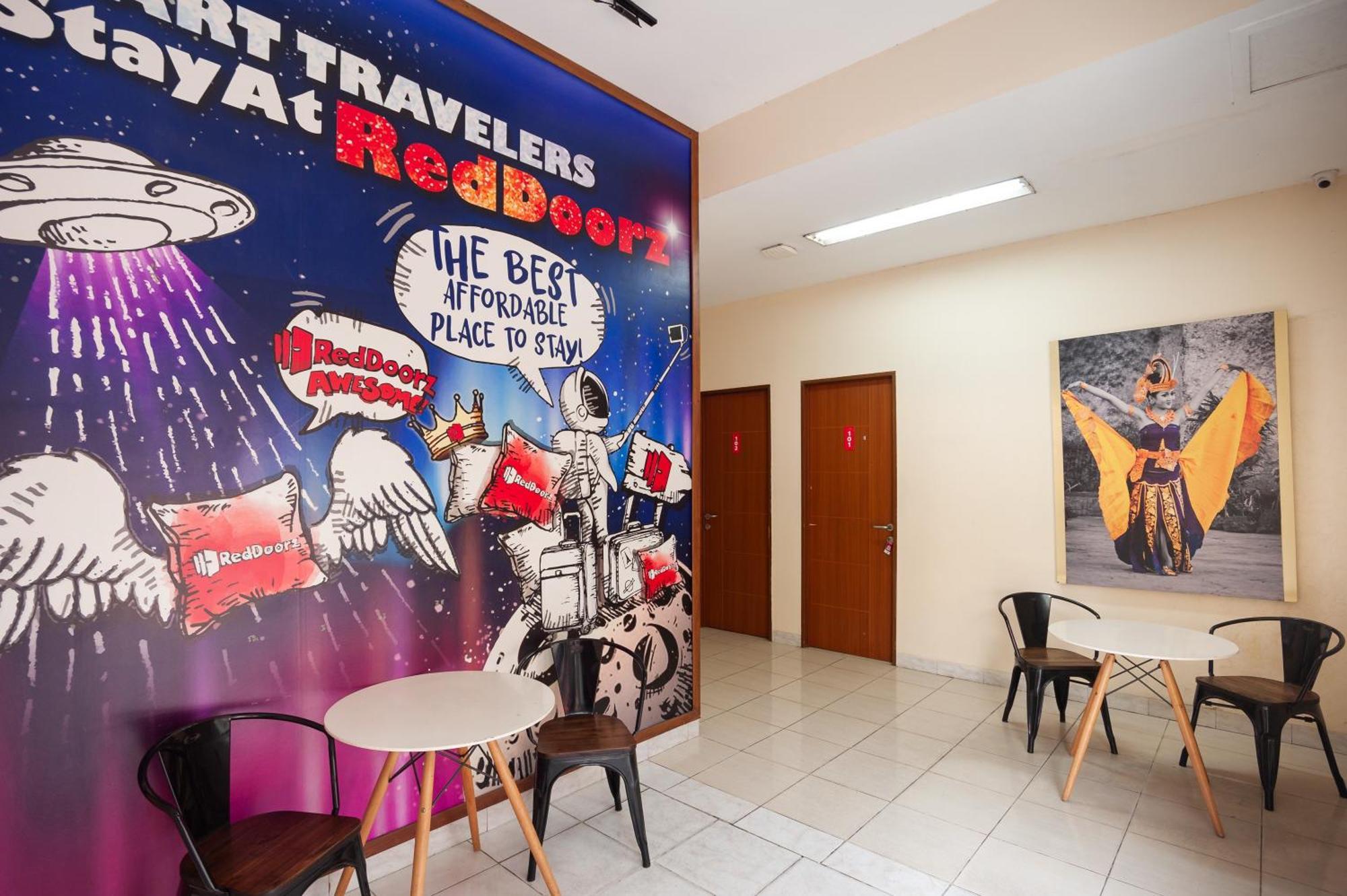 ג'קרטה Reddoorz Plus Near Plaza Blok M מראה חיצוני תמונה