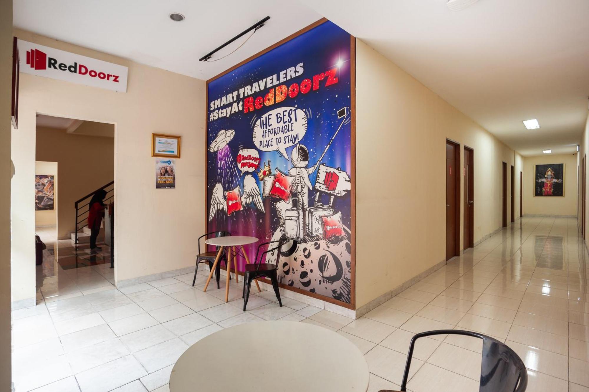 ג'קרטה Reddoorz Plus Near Plaza Blok M מראה חיצוני תמונה