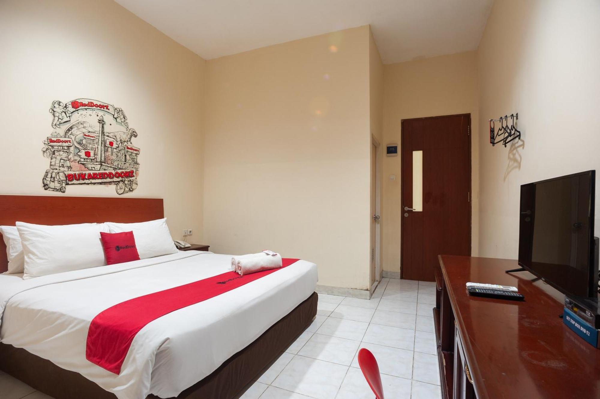 ג'קרטה Reddoorz Plus Near Plaza Blok M מראה חיצוני תמונה