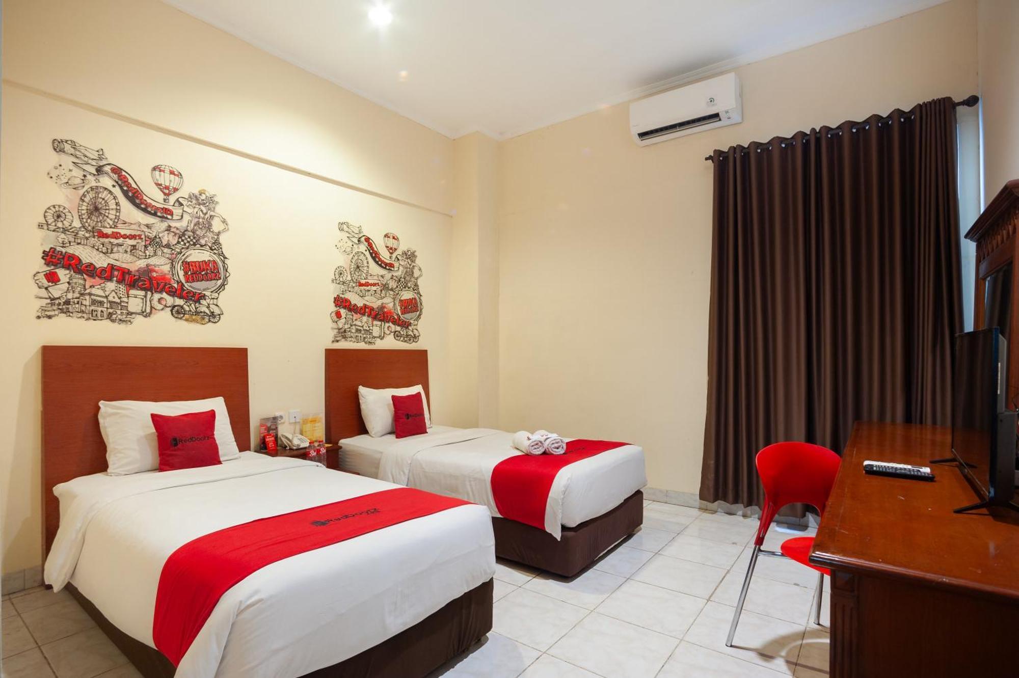 ג'קרטה Reddoorz Plus Near Plaza Blok M מראה חיצוני תמונה