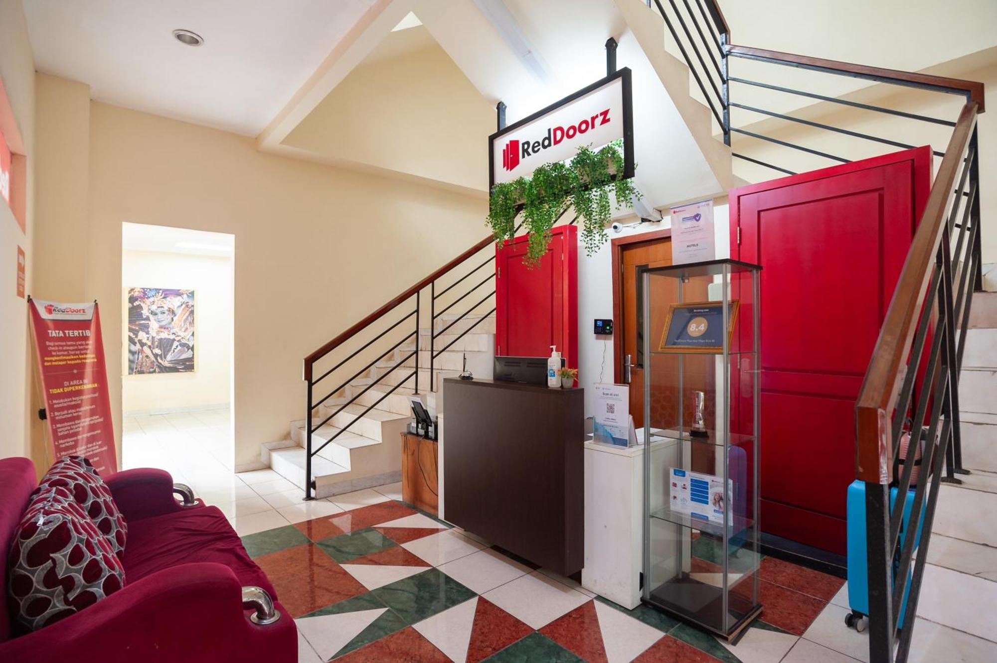 ג'קרטה Reddoorz Plus Near Plaza Blok M מראה חיצוני תמונה